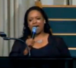kierra-sheard-preaching1