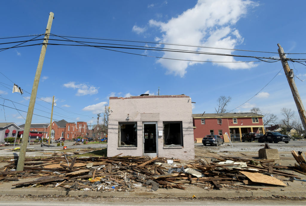 Over 20 Dead After Tornadoes Roar Across Tennessee, Including Nashville
